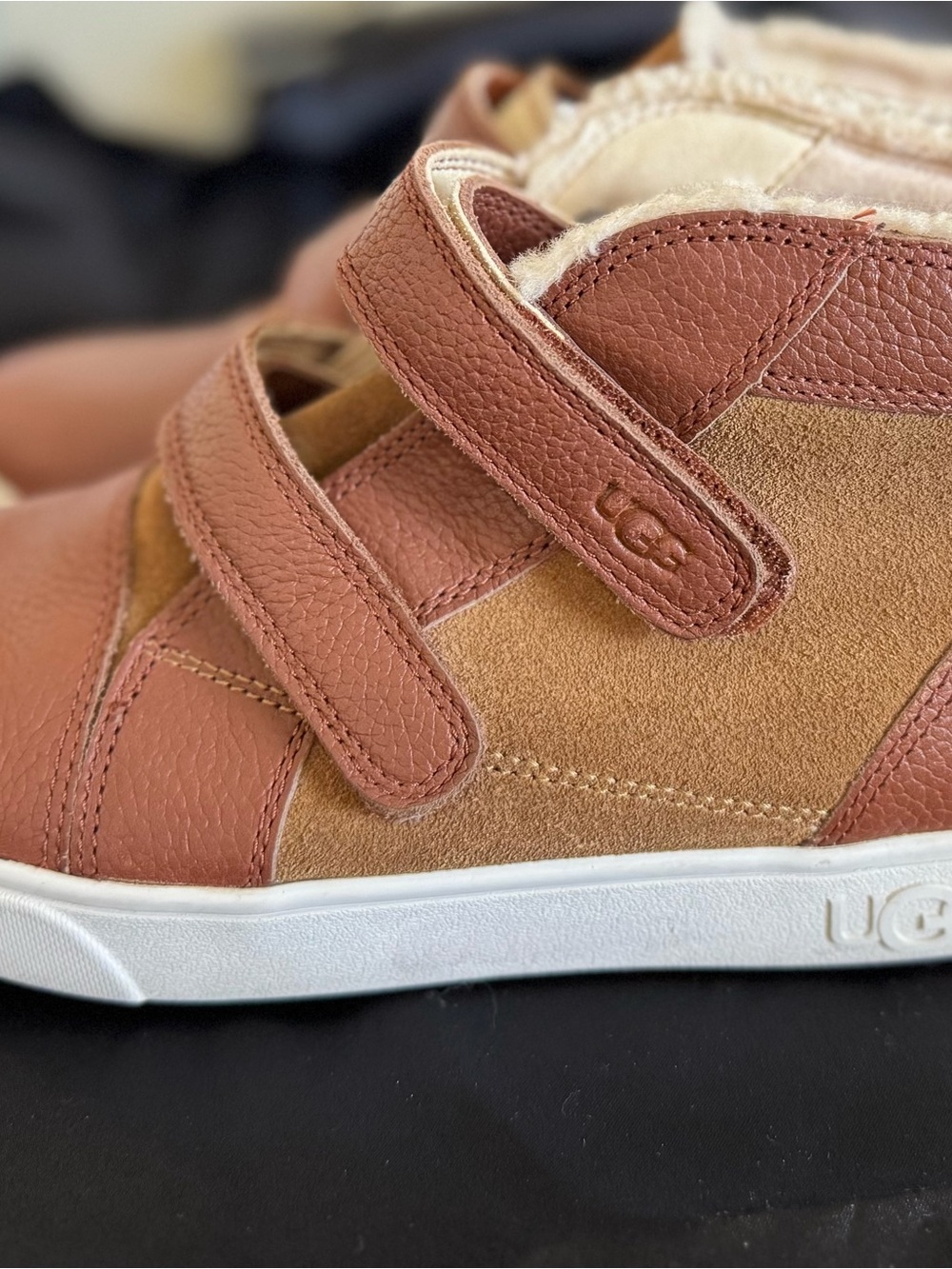 UGG Kids Rennon II Brown Leather High Top Sneaker Boots Size 3 - Picture 3 of 11